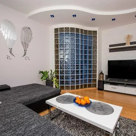 Family Apartment *